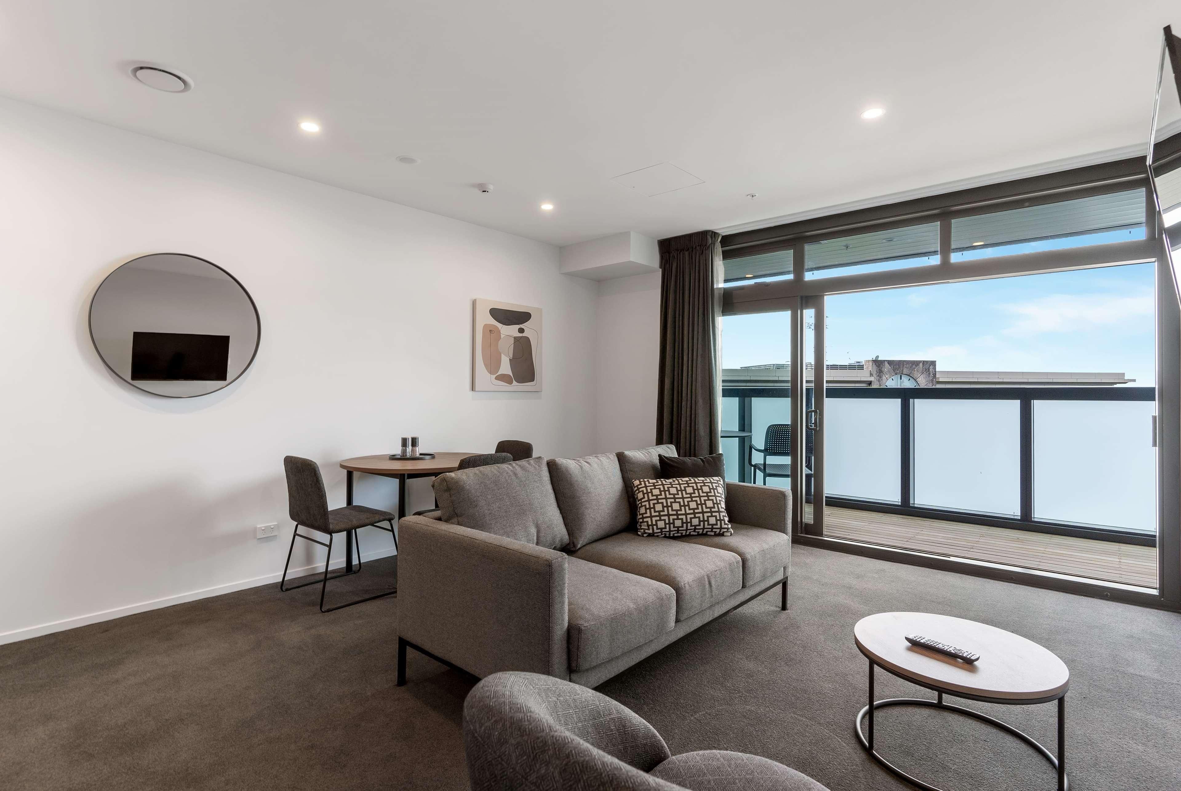 Ramada By Wyndham Newmarket Auckland Exteriér fotografie